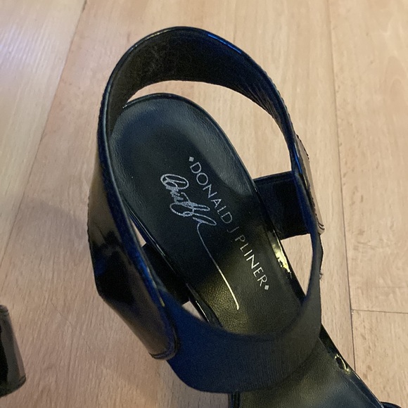 Size 8 Donald J Pliner black stilettos - Picture 2 of 9